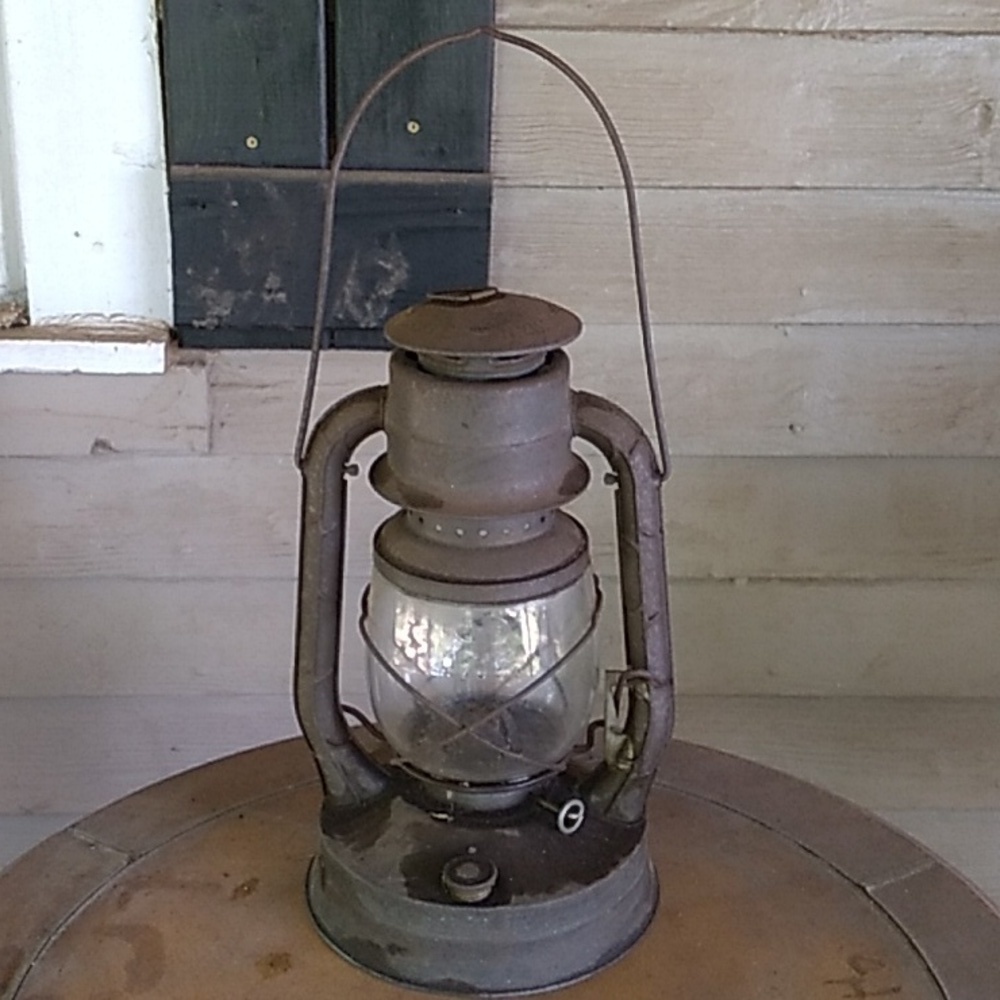 Vintage 1914 Dietz No. 2 D-Lite railroad lantern 🏮